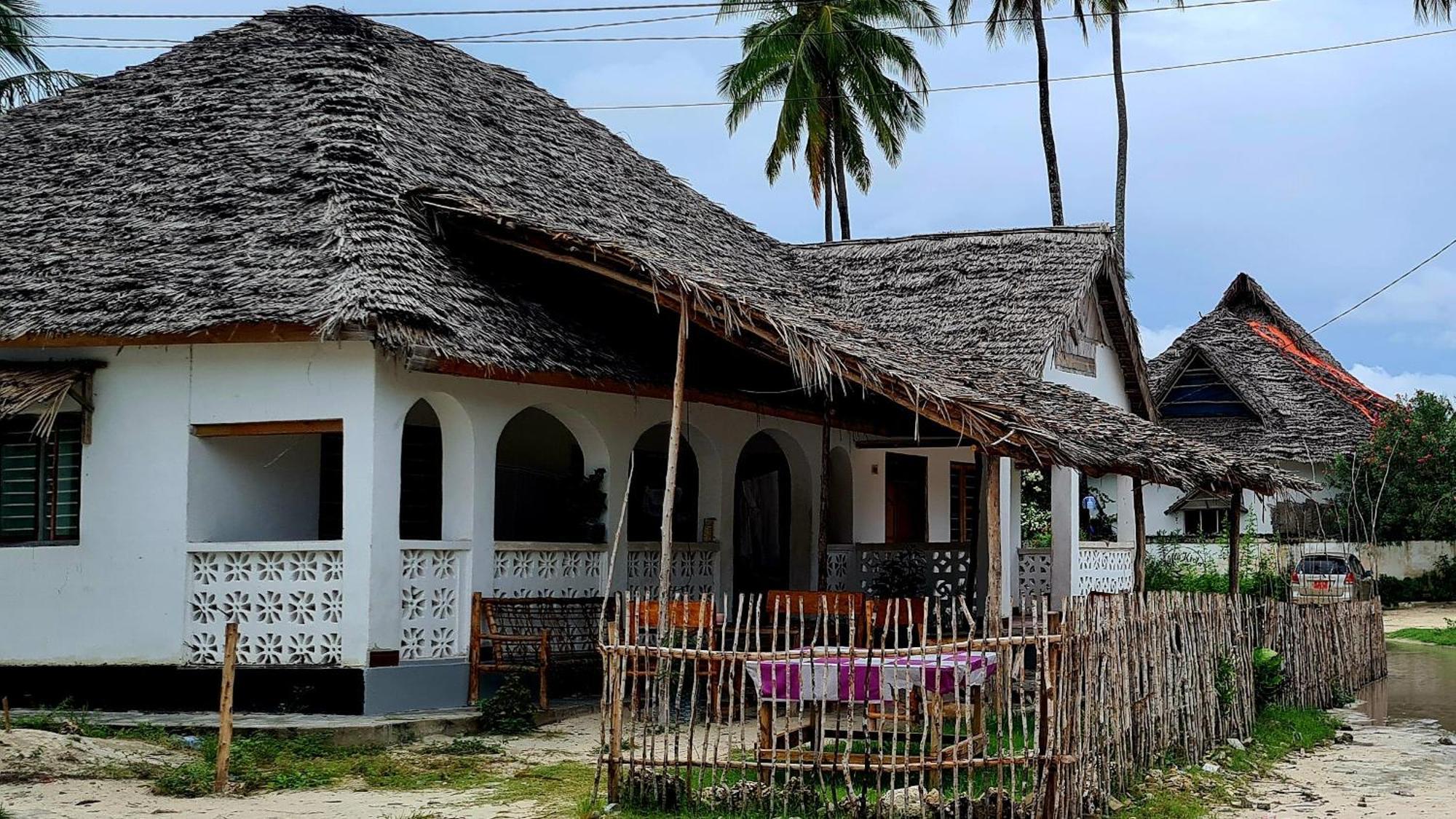 Afrobukuu House Hotel Paje Exterior foto